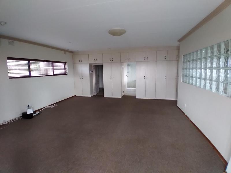 4 Bedroom Property for Sale in Uvongo KwaZulu-Natal