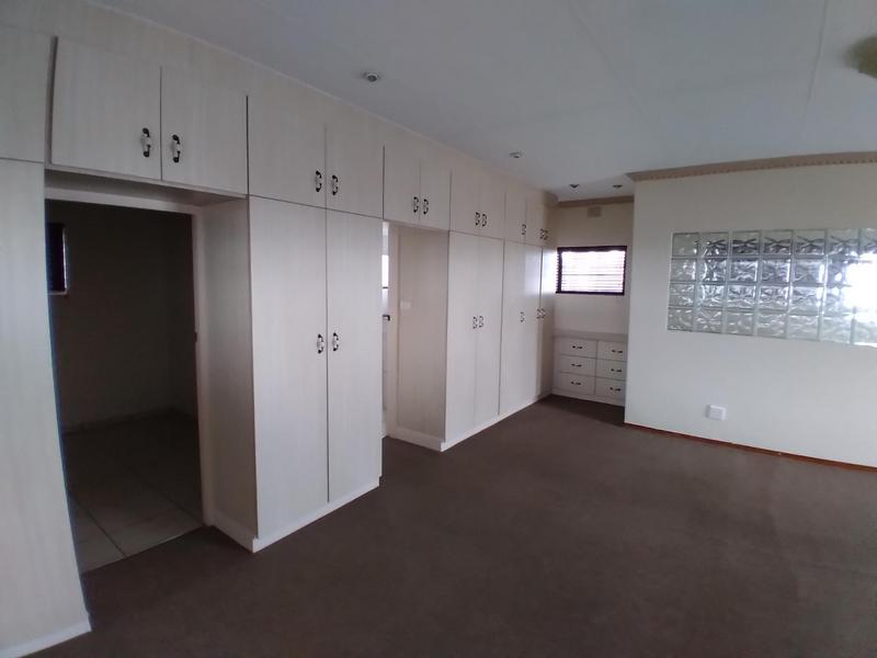 4 Bedroom Property for Sale in Uvongo KwaZulu-Natal