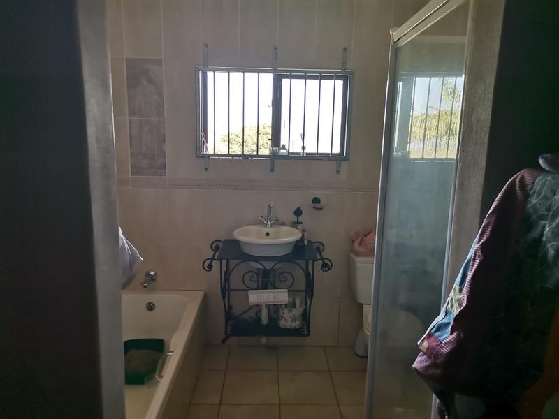 6 Bedroom Property for Sale in Margate KwaZulu-Natal