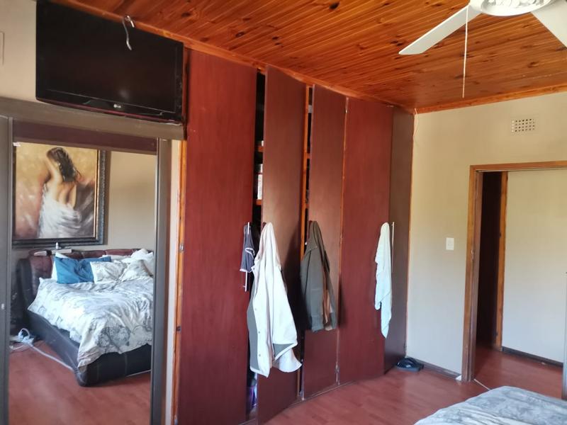 6 Bedroom Property for Sale in Margate KwaZulu-Natal