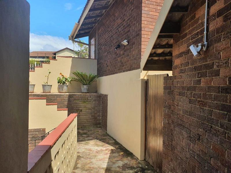 5 Bedroom Property for Sale in Oslo Beach KwaZulu-Natal