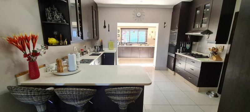 6 Bedroom Property for Sale in Ramsgate KwaZulu-Natal