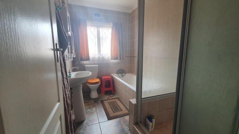 3 Bedroom Property for Sale in Southport KwaZulu-Natal