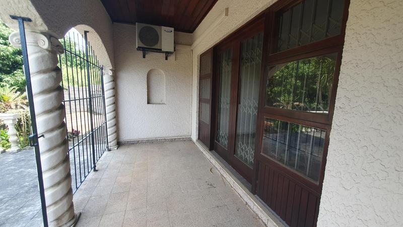 3 Bedroom Property for Sale in Umtentweni KwaZulu-Natal