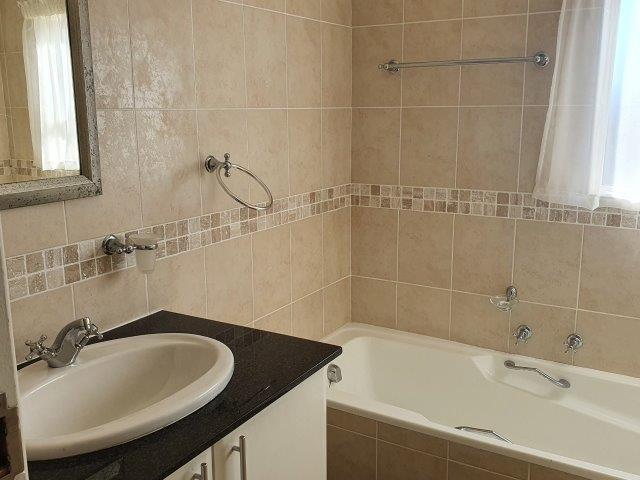 3 Bedroom Property for Sale in Uvongo KwaZulu-Natal