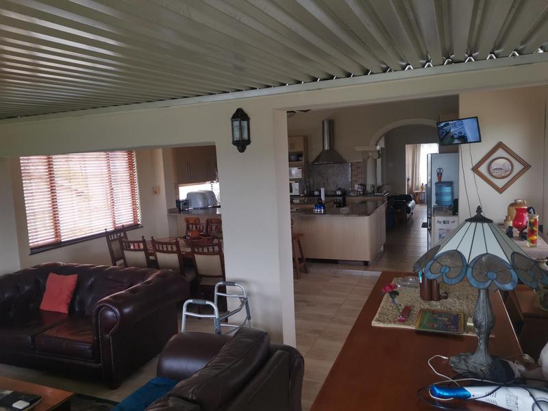 6 Bedroom Property for Sale in Uvongo KwaZulu-Natal