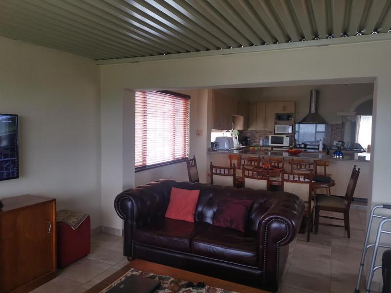 6 Bedroom Property for Sale in Uvongo KwaZulu-Natal