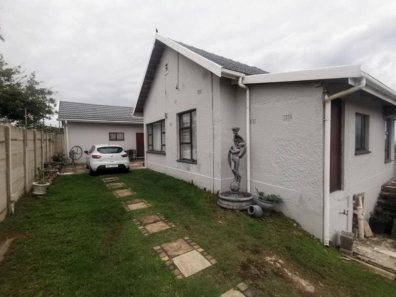 6 Bedroom Property for Sale in Uvongo KwaZulu-Natal