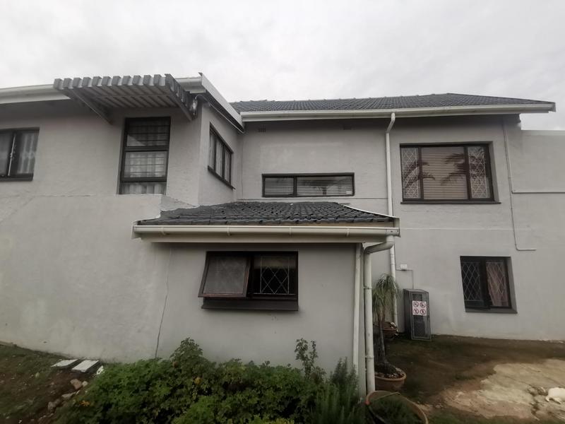 6 Bedroom Property for Sale in Uvongo KwaZulu-Natal