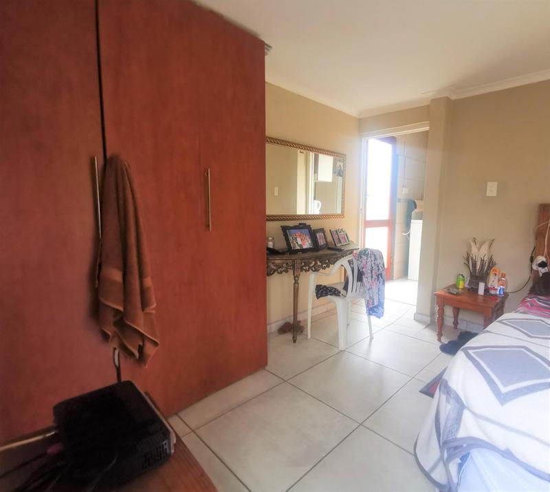 6 Bedroom Property for Sale in Uvongo KwaZulu-Natal