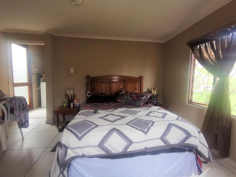 6 Bedroom Property for Sale in Uvongo KwaZulu-Natal