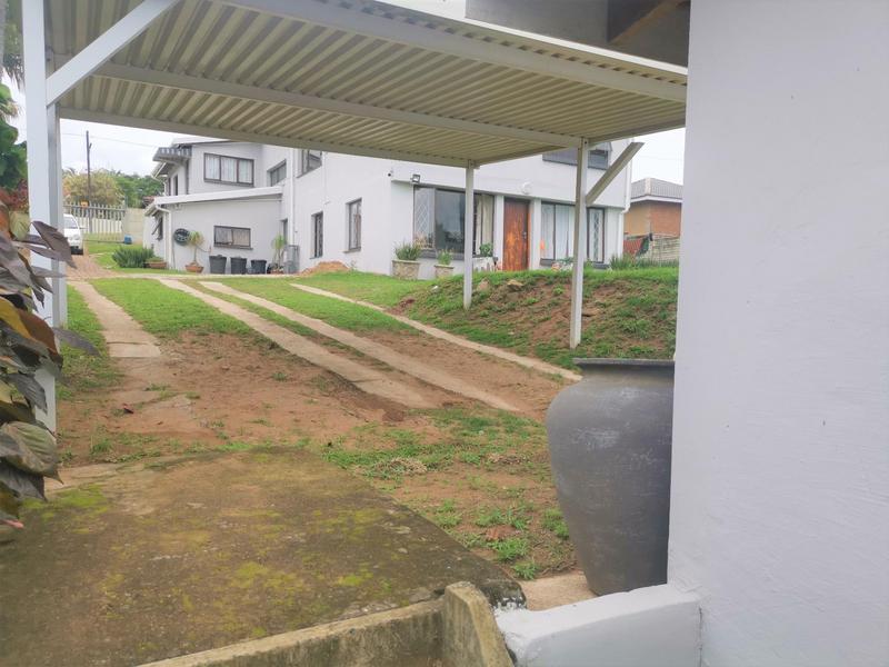 6 Bedroom Property for Sale in Uvongo KwaZulu-Natal