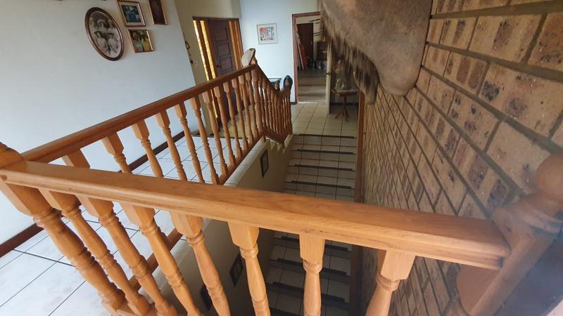 6 Bedroom Property for Sale in Uvongo KwaZulu-Natal