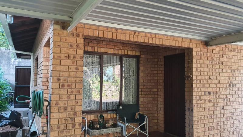 6 Bedroom Property for Sale in Uvongo KwaZulu-Natal