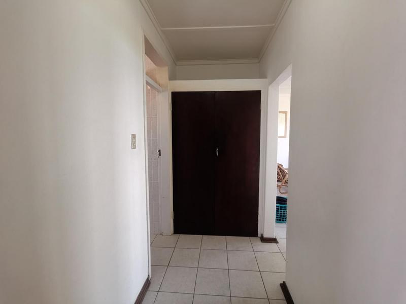 2 Bedroom Property for Sale in Uvongo KwaZulu-Natal