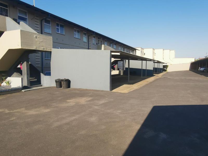 2 Bedroom Property for Sale in Uvongo KwaZulu-Natal