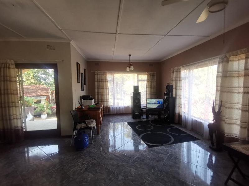 7 Bedroom Property for Sale in St Michaels On Sea KwaZulu-Natal