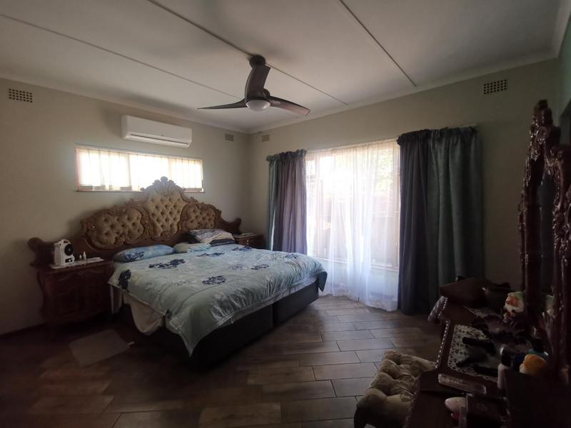 7 Bedroom Property for Sale in St Michaels On Sea KwaZulu-Natal