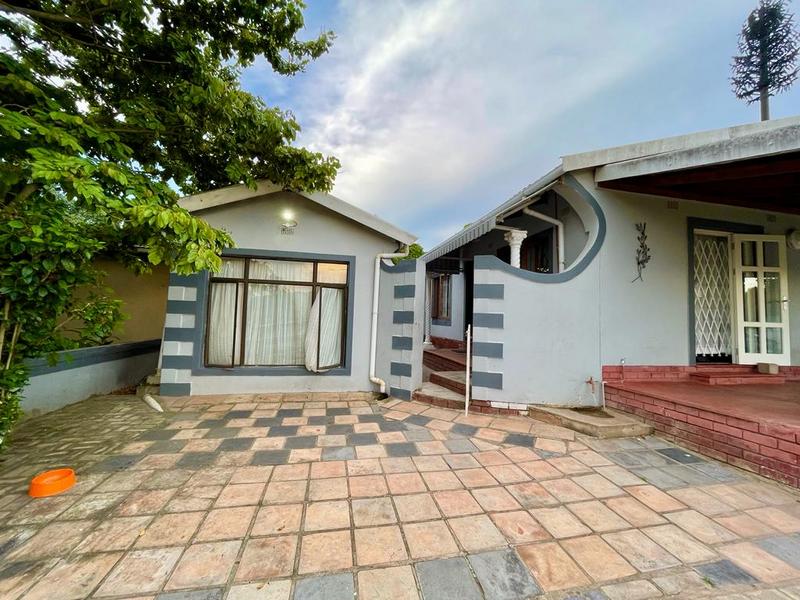 To Let 1 Bedroom Property for Rent in Sea View KwaZulu-Natal