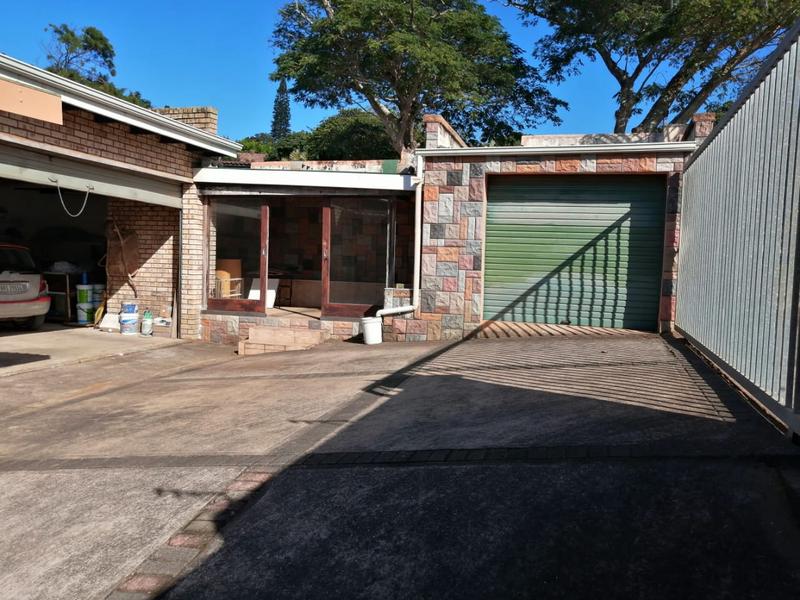 5 Bedroom Property for Sale in Hibberdene KwaZulu-Natal