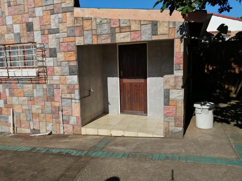 5 Bedroom Property for Sale in Hibberdene KwaZulu-Natal