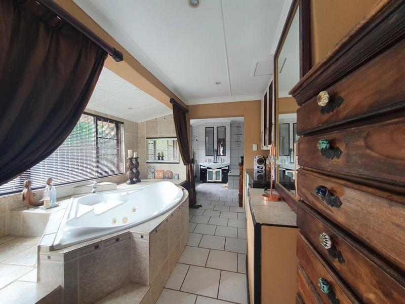 7 Bedroom Property for Sale in Sea Park KwaZulu-Natal