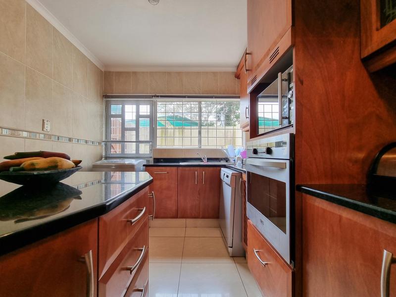 3 Bedroom Property for Sale in Dawncrest KwaZulu-Natal