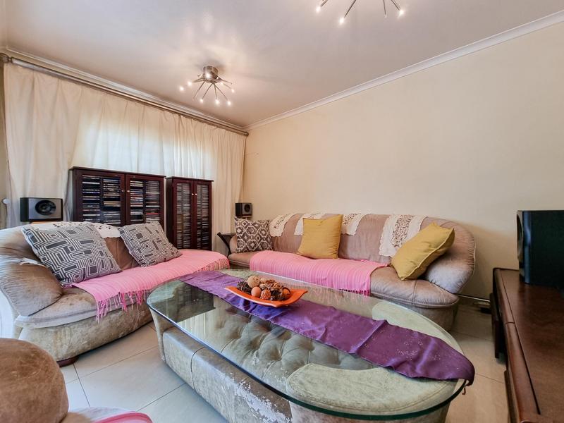 3 Bedroom Property for Sale in Dawncrest KwaZulu-Natal