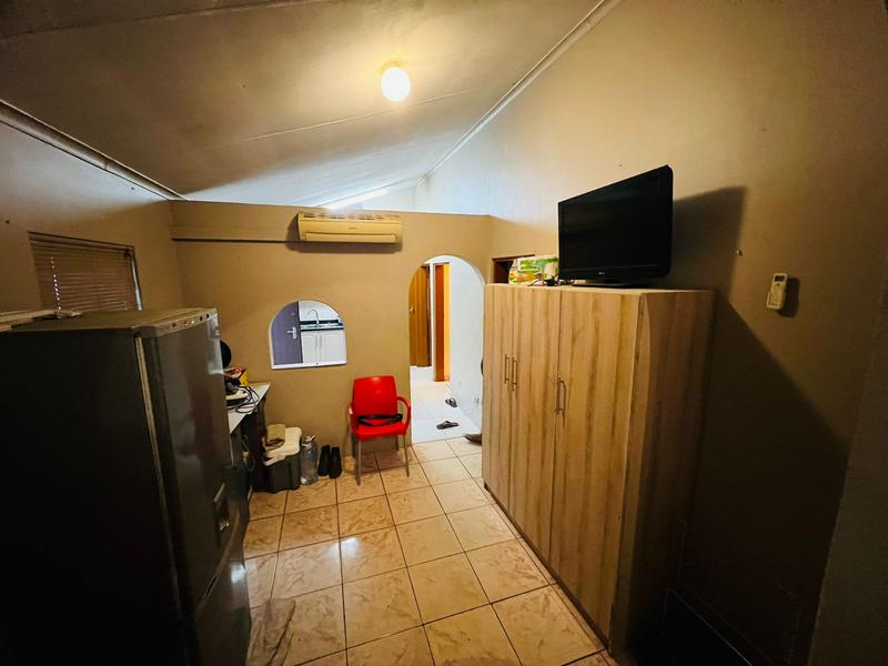 4 Bedroom Property for Sale in Hillgrove KwaZulu-Natal
