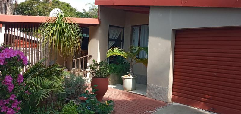 3 Bedroom Property for Sale in Hibberdene KwaZulu-Natal