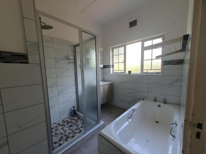 2 Bedroom Property for Sale in Umtentweni KwaZulu-Natal