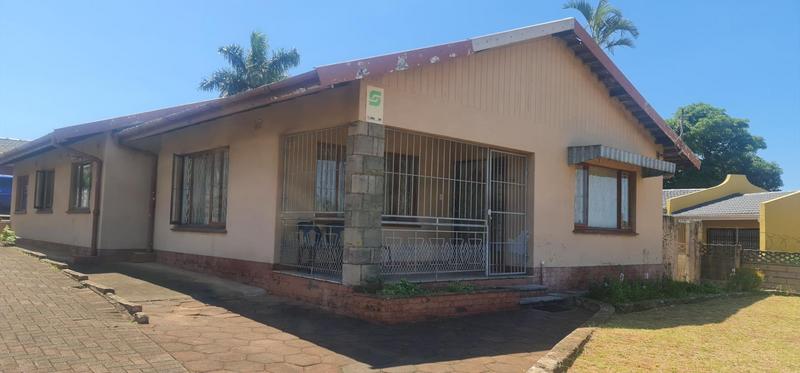 6 Bedroom Property for Sale in Isipingo Rail KwaZulu-Natal