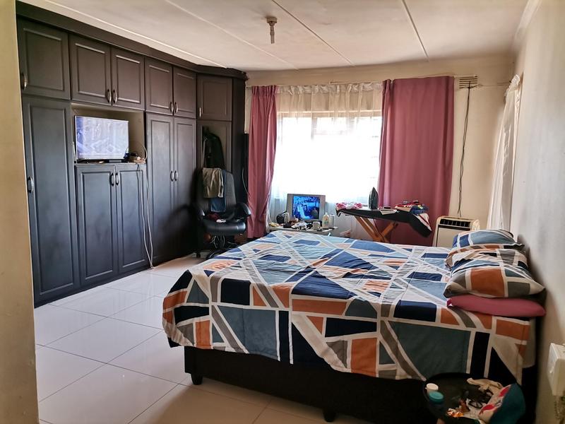 4 Bedroom Property for Sale in Westridge KwaZulu-Natal