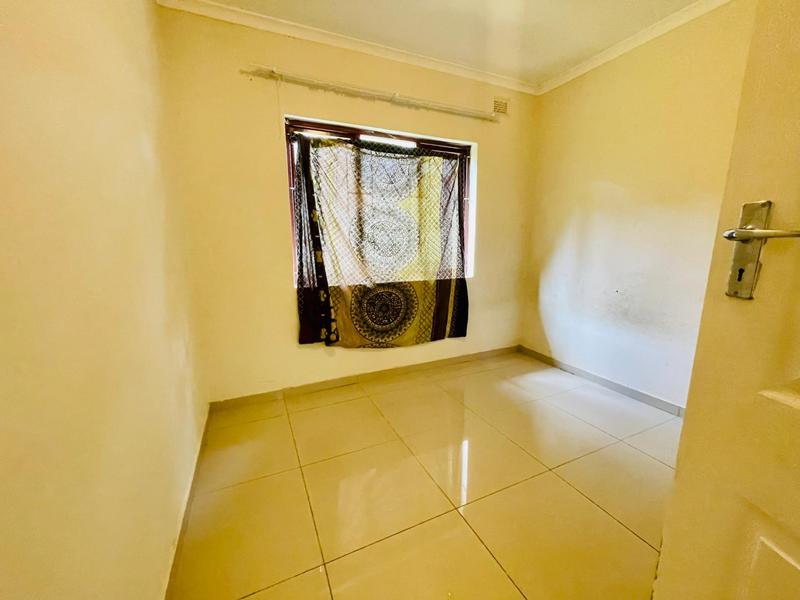 To Let 3 Bedroom Property for Rent in Umlazi KwaZulu-Natal