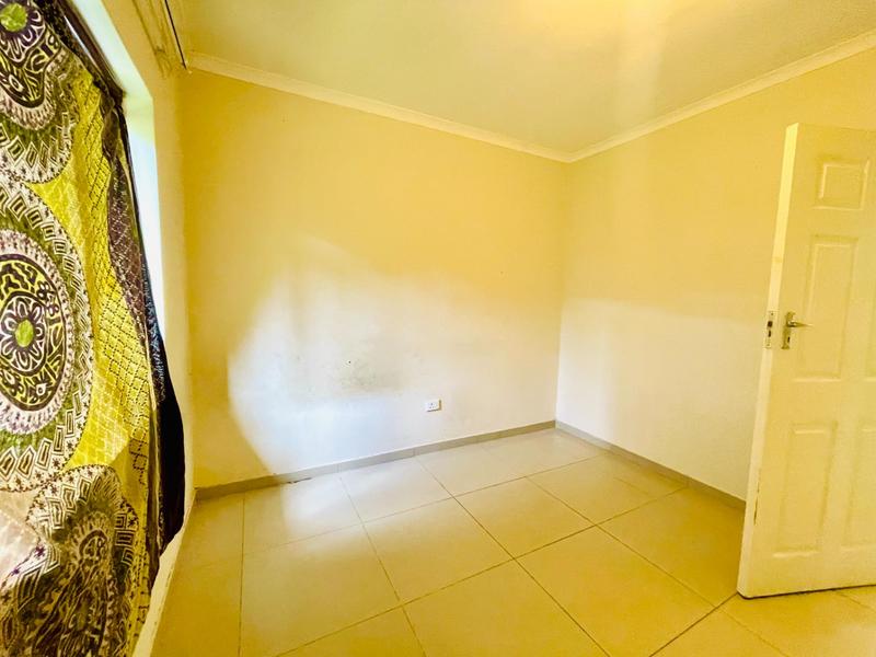 To Let 3 Bedroom Property for Rent in Umlazi KwaZulu-Natal