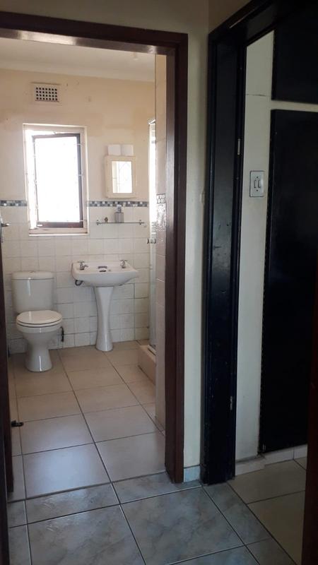 4 Bedroom Property for Sale in Kingsburgh KwaZulu-Natal