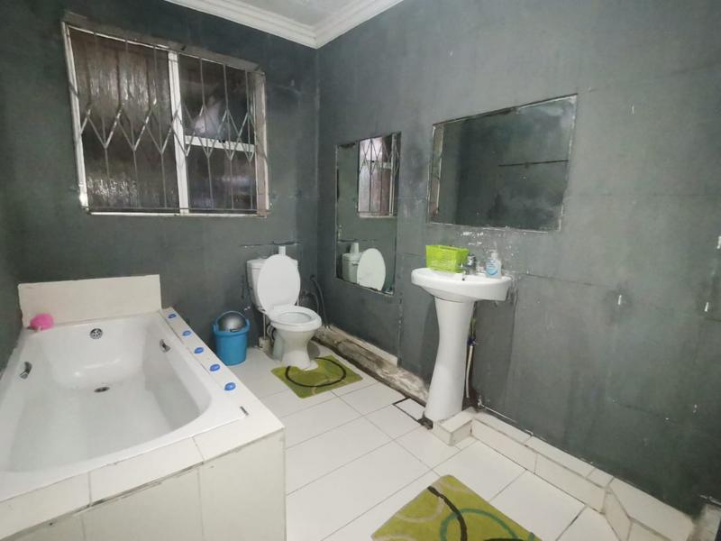 2 Bedroom Property for Sale in Naidooville KwaZulu-Natal