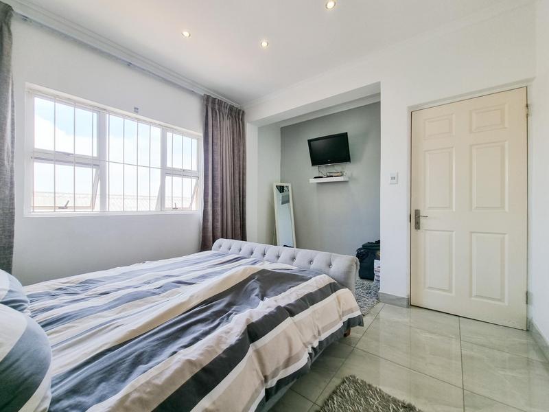 5 Bedroom Property for Sale in Sydenham KwaZulu-Natal