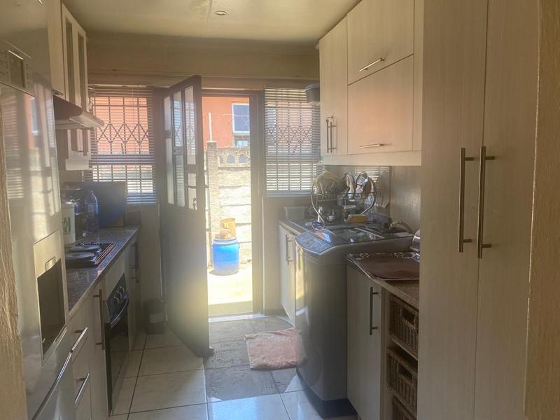 3 Bedroom Property for Sale in Kwamashu KwaZulu-Natal