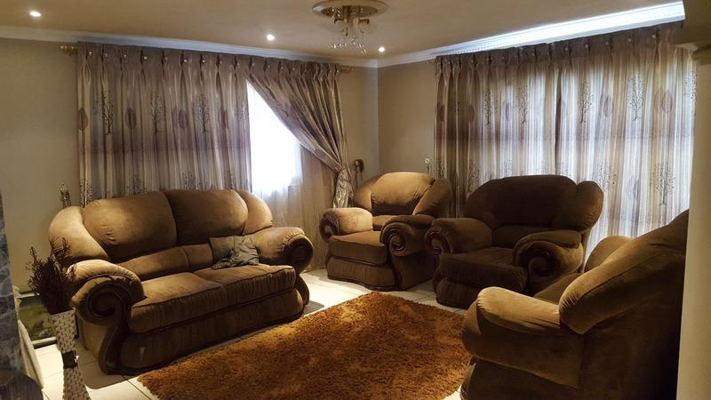 3 Bedroom Property for Sale in Castlehill KwaZulu-Natal