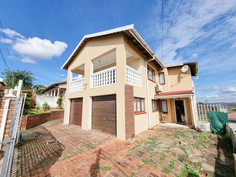 6 Bedroom Property for Sale in Kwamashu KwaZulu-Natal