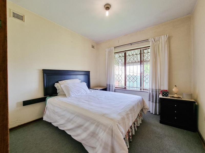 6 Bedroom Property for Sale in Kwamashu KwaZulu-Natal