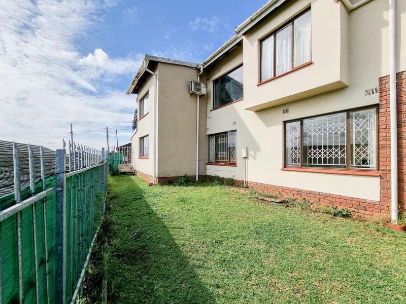 6 Bedroom Property for Sale in Kwamashu KwaZulu-Natal