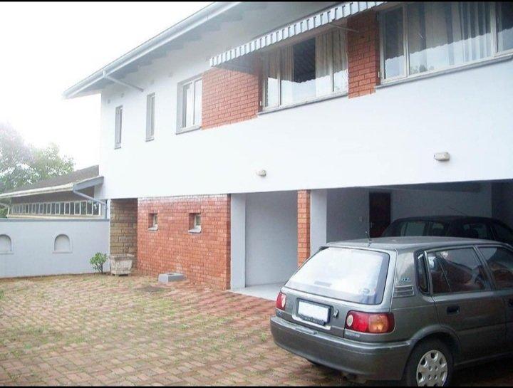 5 Bedroom Property for Sale in Glenmore KwaZulu-Natal