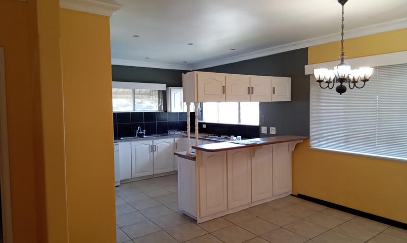 3 Bedroom Property for Sale in Montclair KwaZulu-Natal