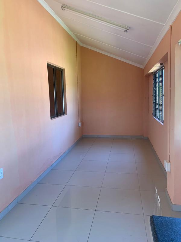 6 Bedroom Property for Sale in Mount Vernon KwaZulu-Natal