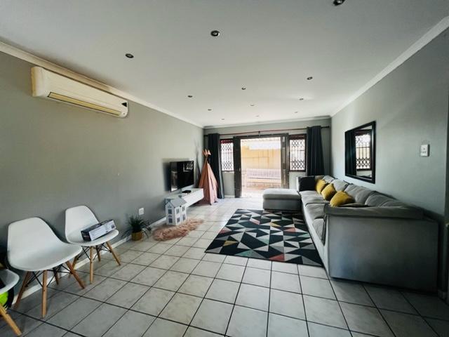 3 Bedroom Property for Sale in Montclair KwaZulu-Natal