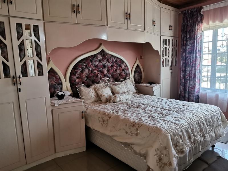 6 Bedroom Property for Sale in Naidooville KwaZulu-Natal
