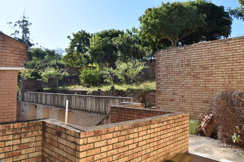 5 Bedroom Property for Sale in Umzinto KwaZulu-Natal