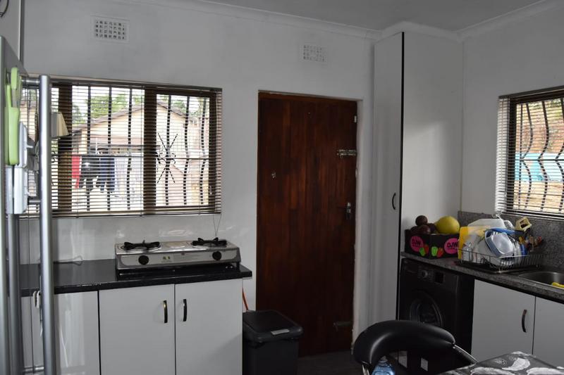 2 Bedroom Property for Sale in Umzinto KwaZulu-Natal